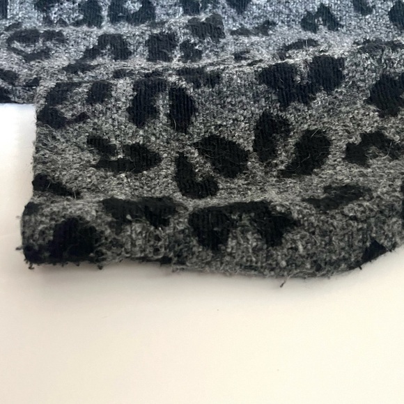 Madewell gray leopard print sweater button up coat jacket with lapel - Picture 15 of 16